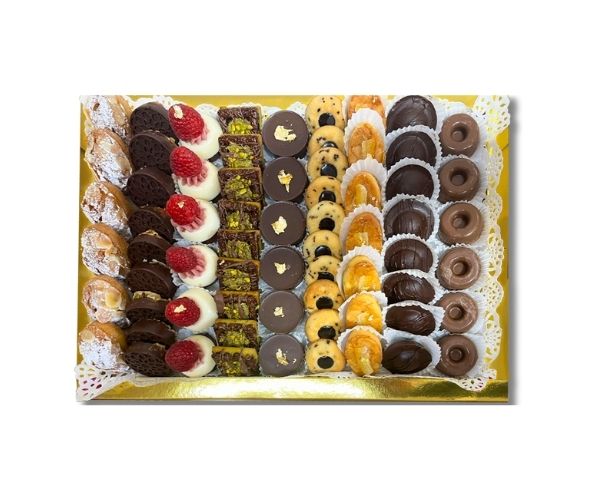 بلاتو الحلويات الفاخرة